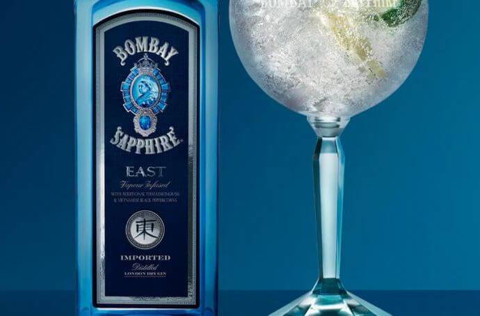BOMBAY SAPPHIRE EAST GINBUTELKA I KOKTAJL